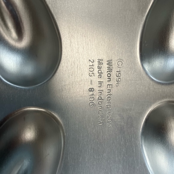 Wilton bakeware bundle! All new, never used- had great intentions! Wilton ! - Picture 3 of 5